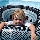 Fun in the pool of the campsite Wilder Kaiser