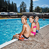 Groot prive zwembad op Euro Camp Wilder Kaiser