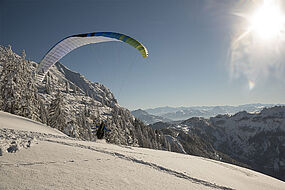 Paragleiten vom Unterberg im Winter, © Tourismusverband Kaiserwinkl